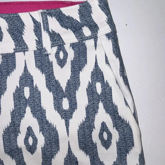 Isaac Mizrahi Beautiful Shorts - Picture 3 of 9